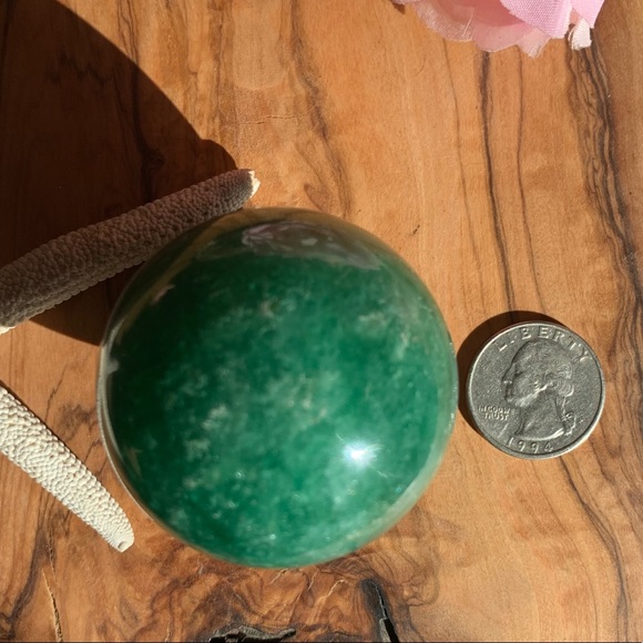 ✨Rare Green Juicy Strawberry Quartz Sphere✨💚✨🍓 - Picture 4 of 5